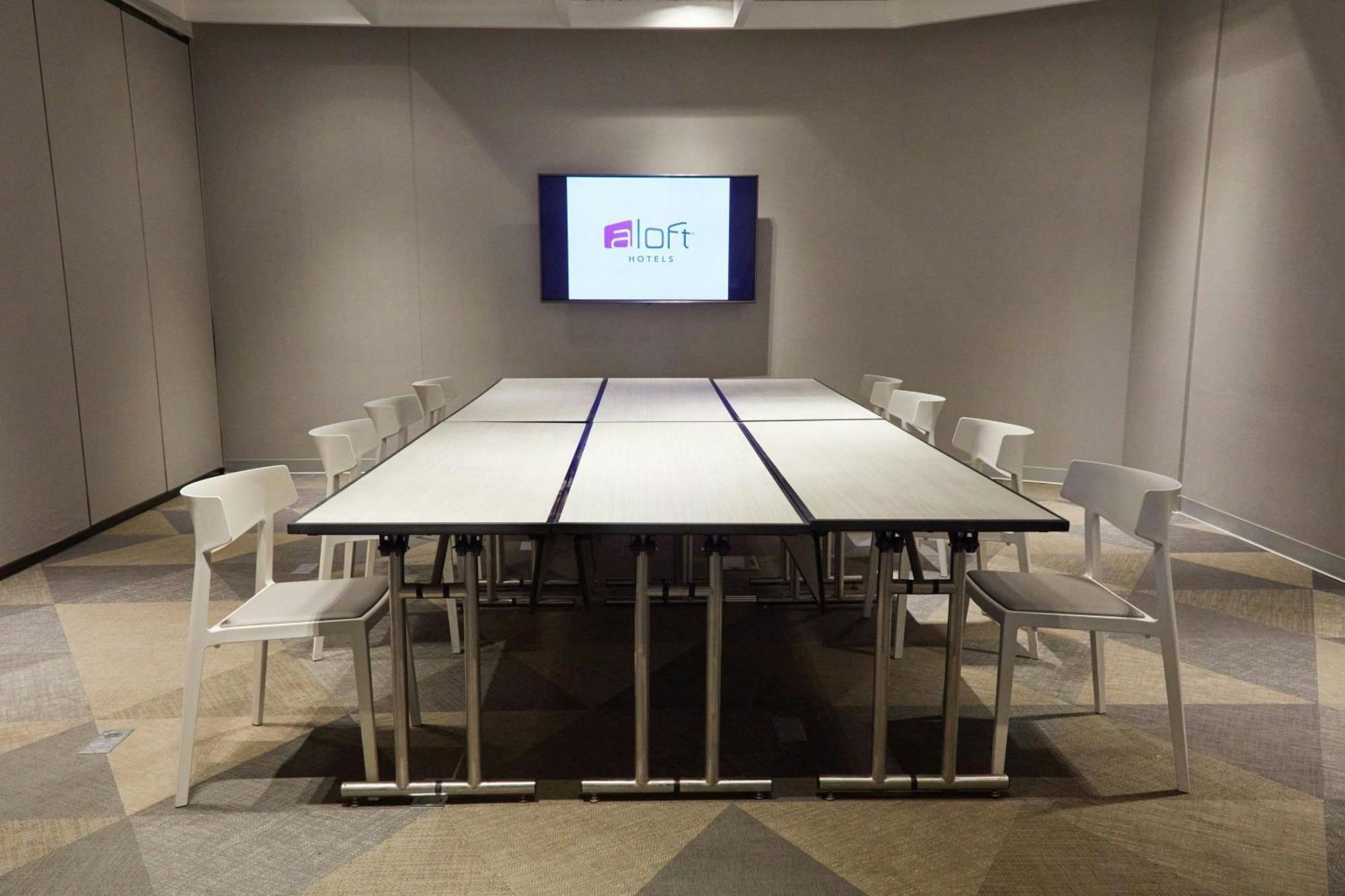 Aloft Miraflores 4*