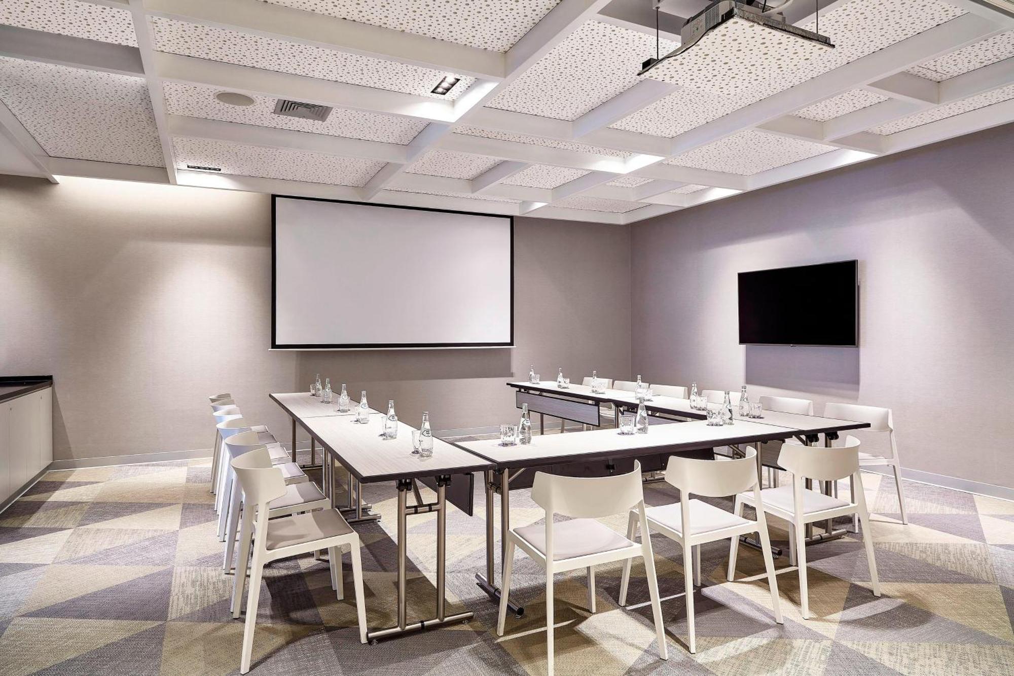 Hotel Aloft Miraflores 4*