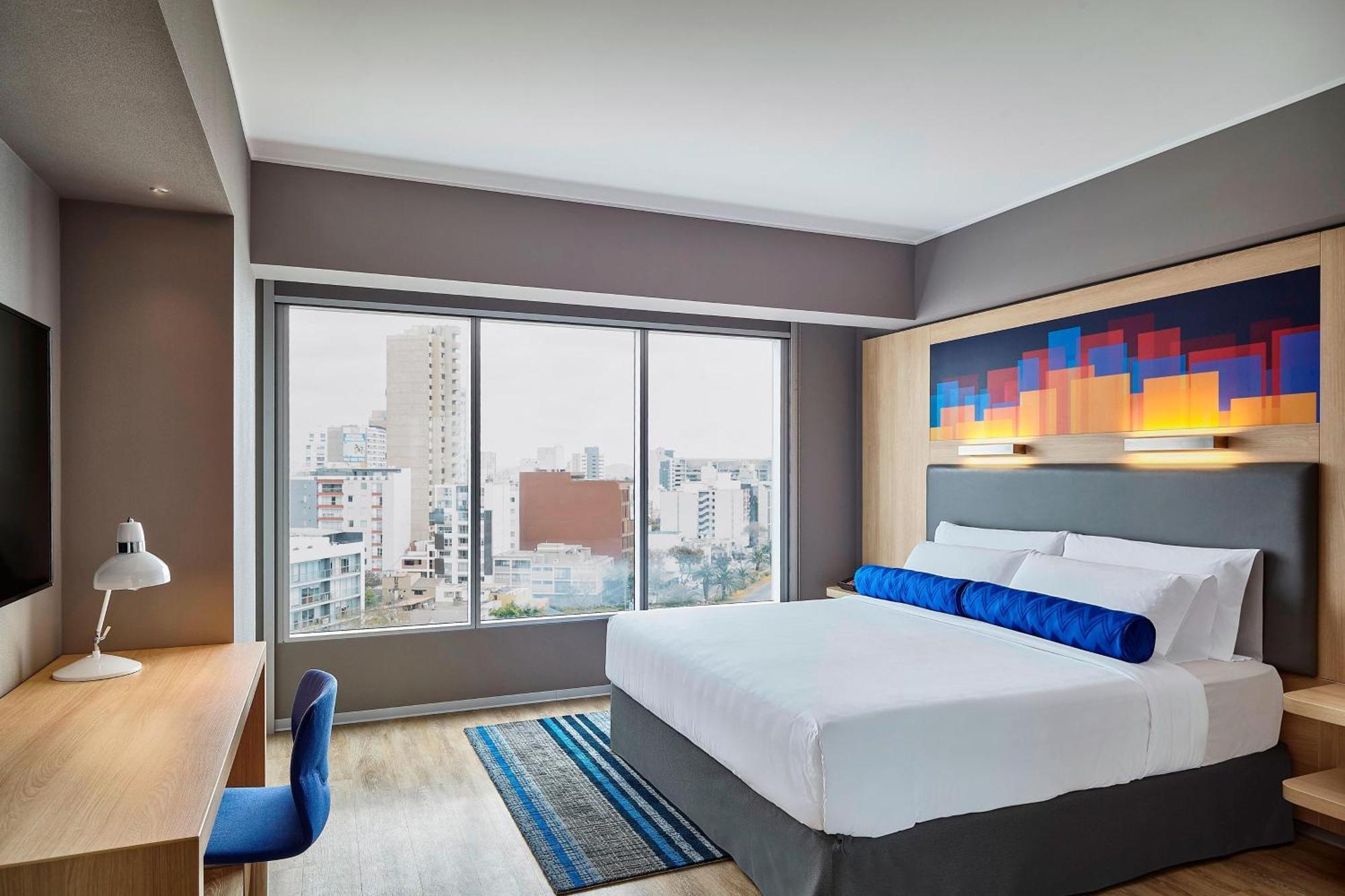 Aloft Miraflores 4*
